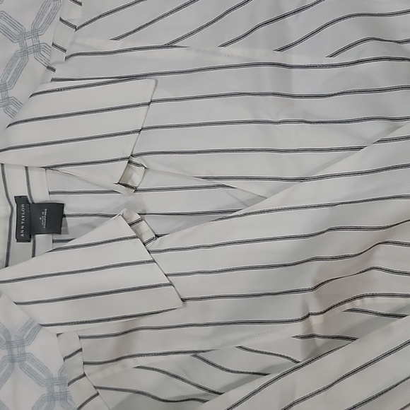 Top - Picture 2 of 4